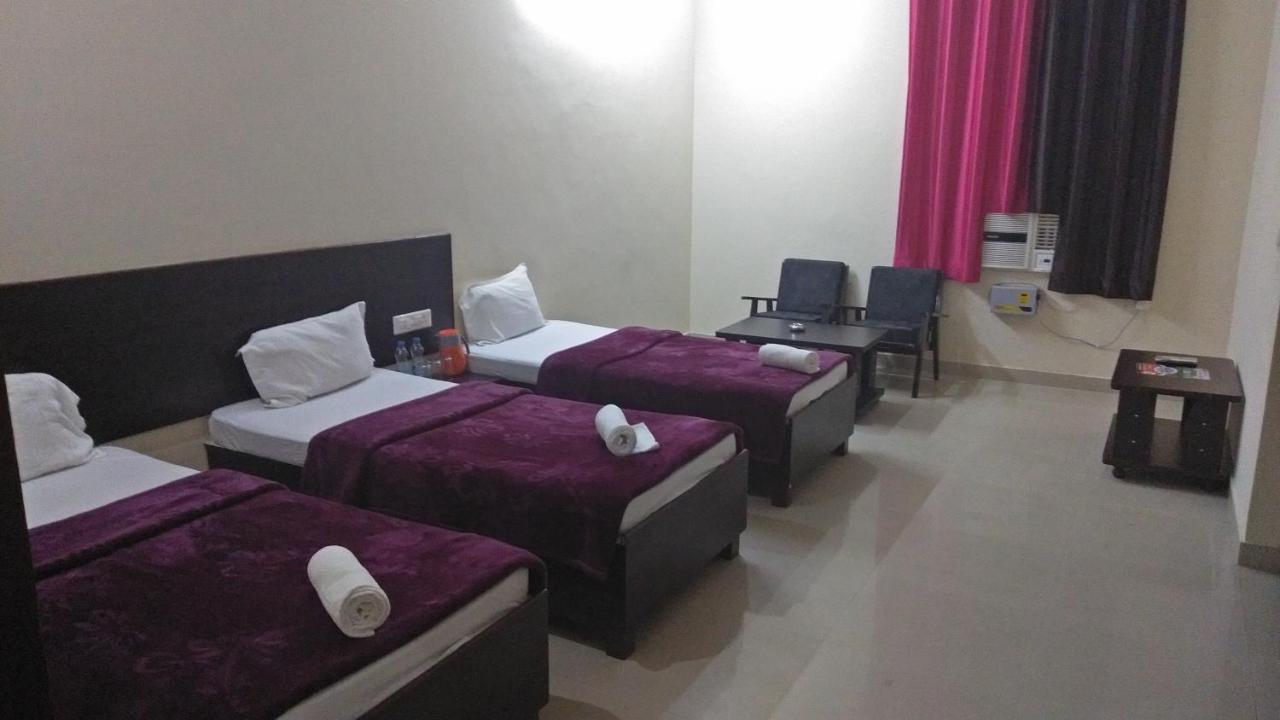 Hotel The Ideal Kushinagar Exterior photo
