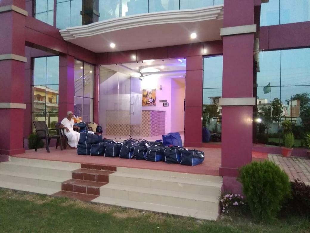 Hotel The Ideal Kushinagar Exterior photo