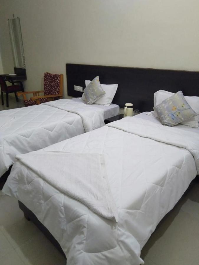Hotel The Ideal Kushinagar Exterior photo